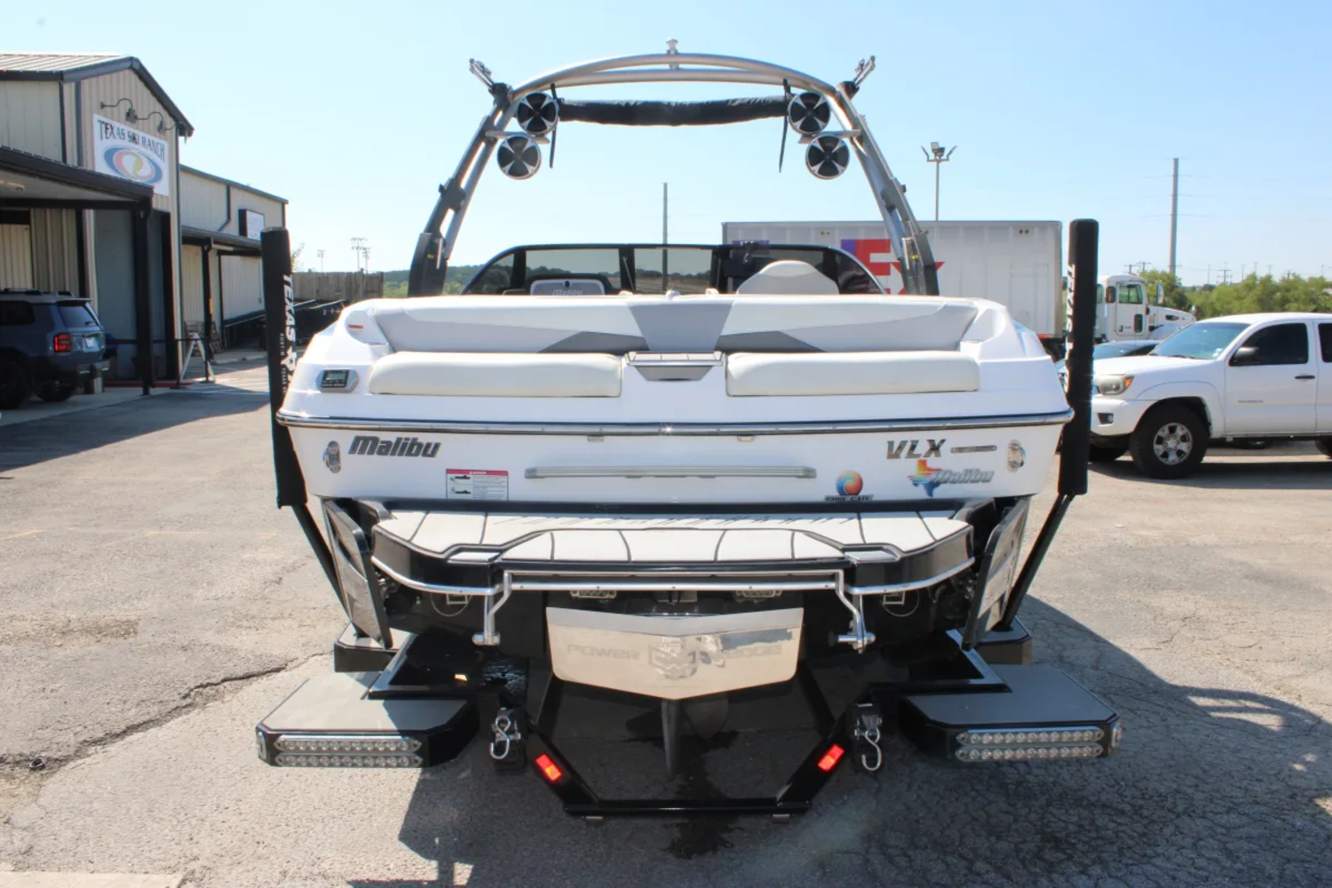 2018 Malibu 22 VLX