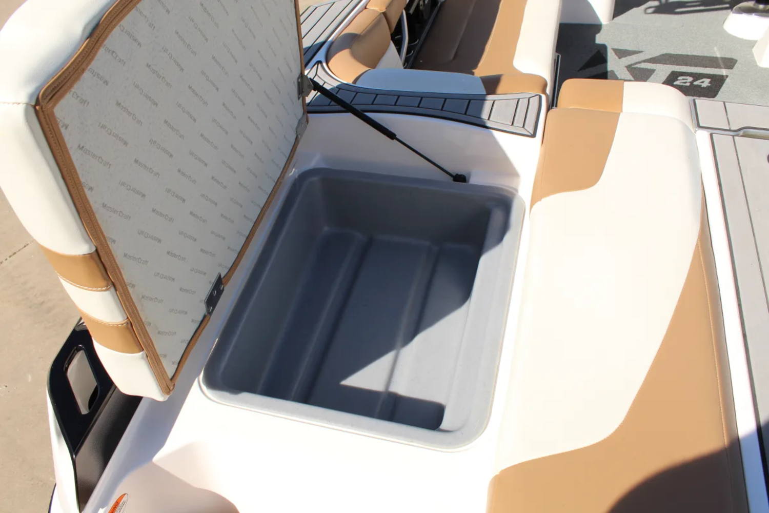 2022 Mastercraft XT24