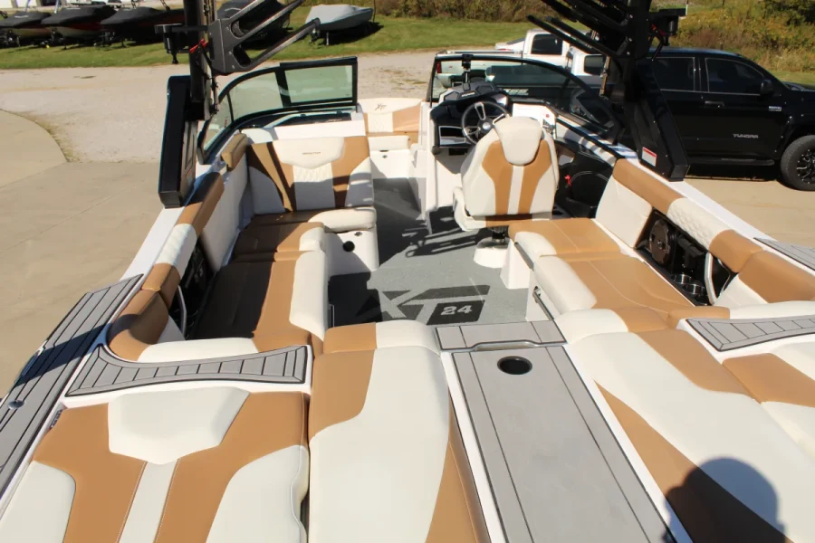 2022-mastercraft-xt24-147293-image5.webp