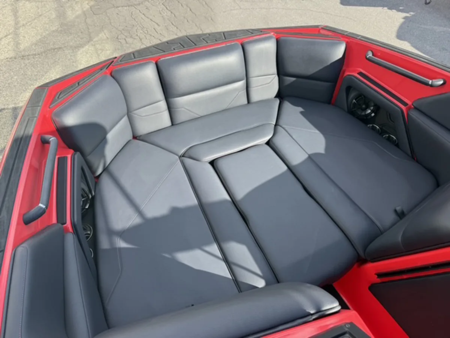 2025 23' Moomba MAX Bowrider