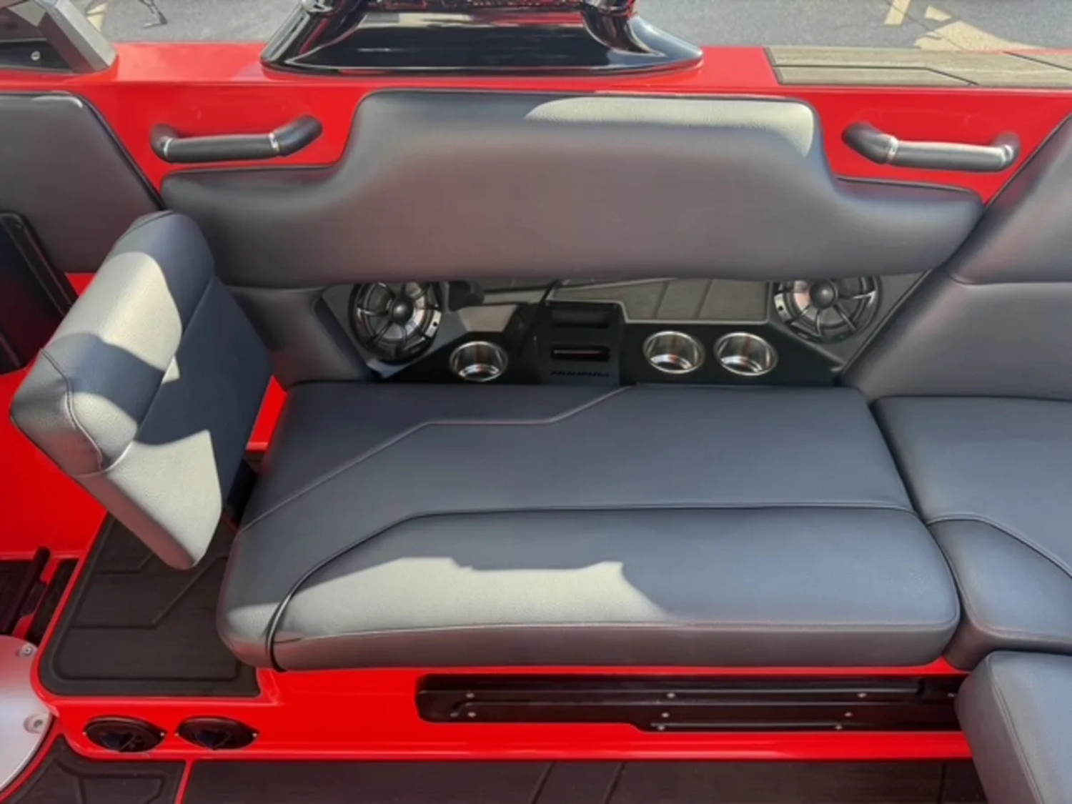 2025 23' Moomba MAX Bowrider