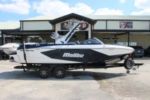 2025-malibu-wakesetter-23-lsv-147297-image0.webp