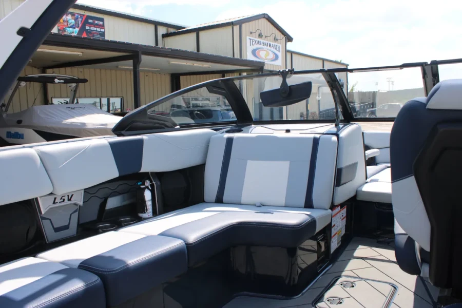 2025-malibu-wakesetter-23-lsv-147297-image10.webp