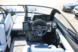 2025-malibu-wakesetter-23-lsv-147297-image14.webp