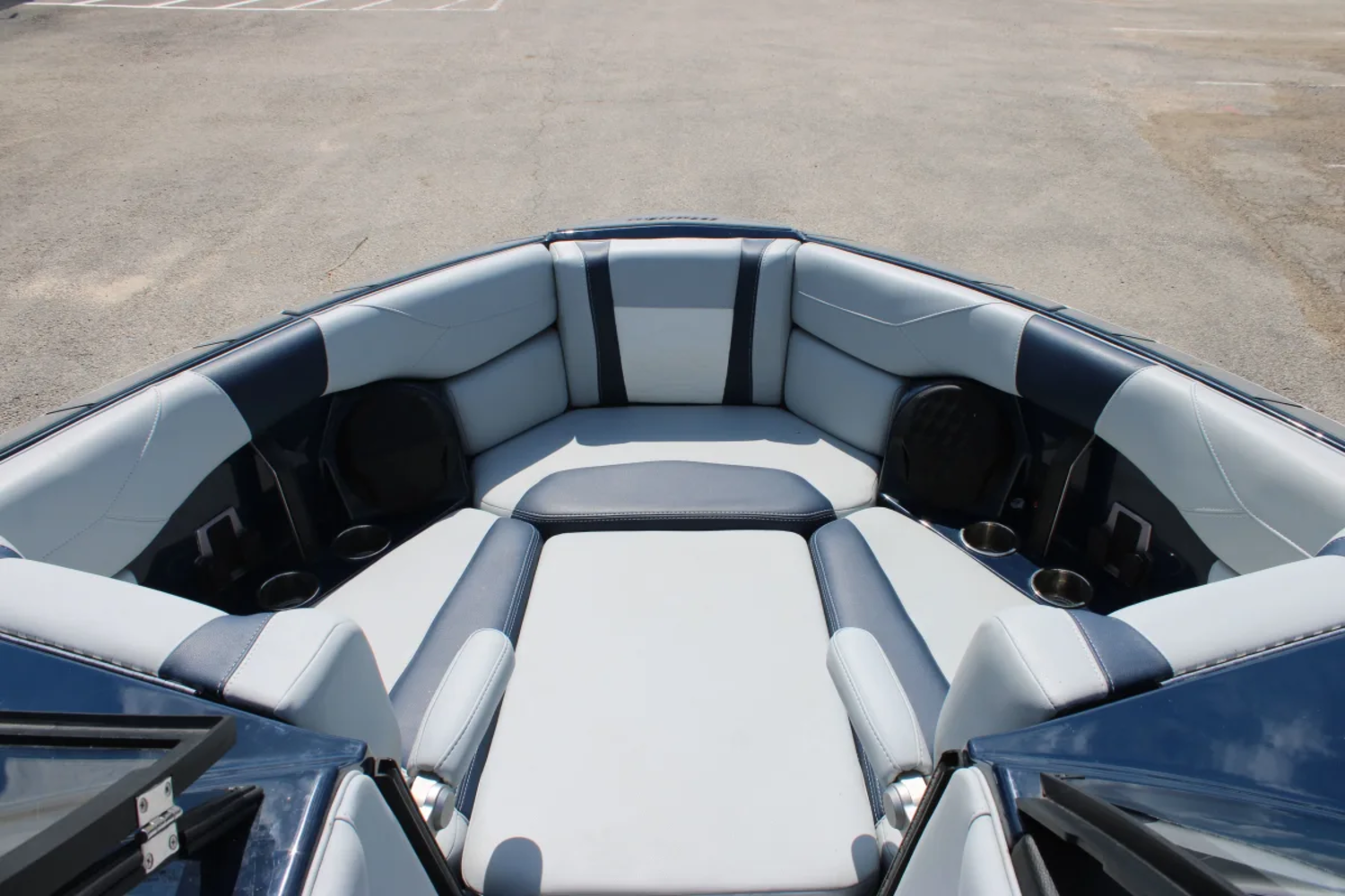 2025 Malibu 23 LSV