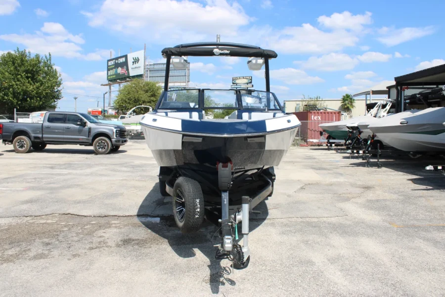 2025-malibu-wakesetter-23-lsv-147297-image2.webp