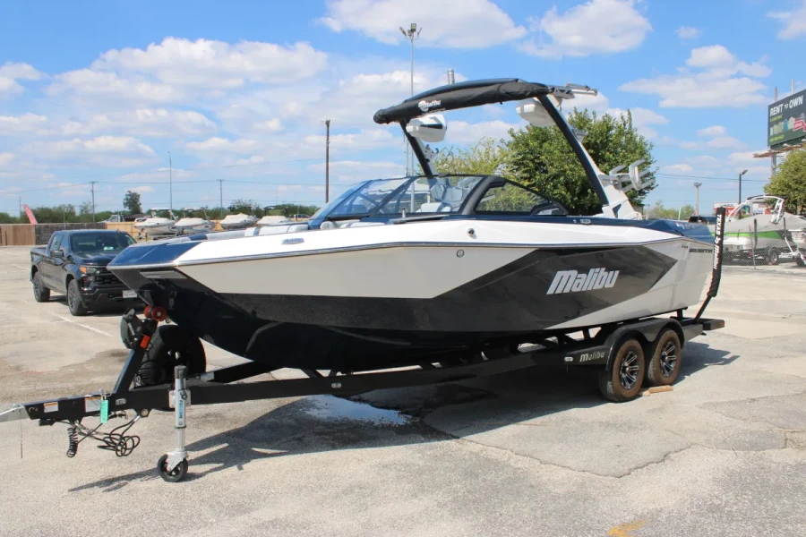2025-malibu-wakesetter-23-lsv-147297-image3.webp
