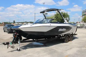 2025-malibu-wakesetter-23-lsv-147297-image3.webp