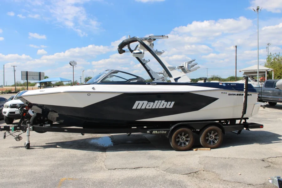 2025-malibu-wakesetter-23-lsv-147297-image4.webp