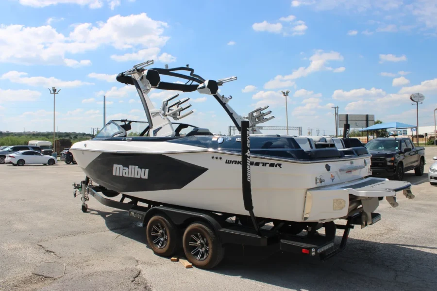 2025-malibu-wakesetter-23-lsv-147297-image5.webp