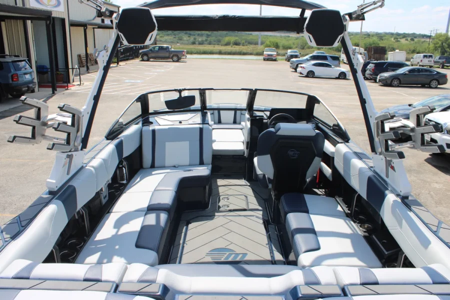 2025-malibu-wakesetter-23-lsv-147297-image9.webp