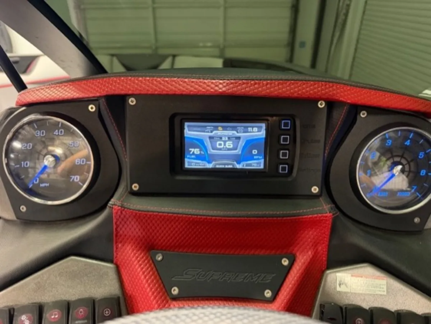 2018 SUPREME S211 