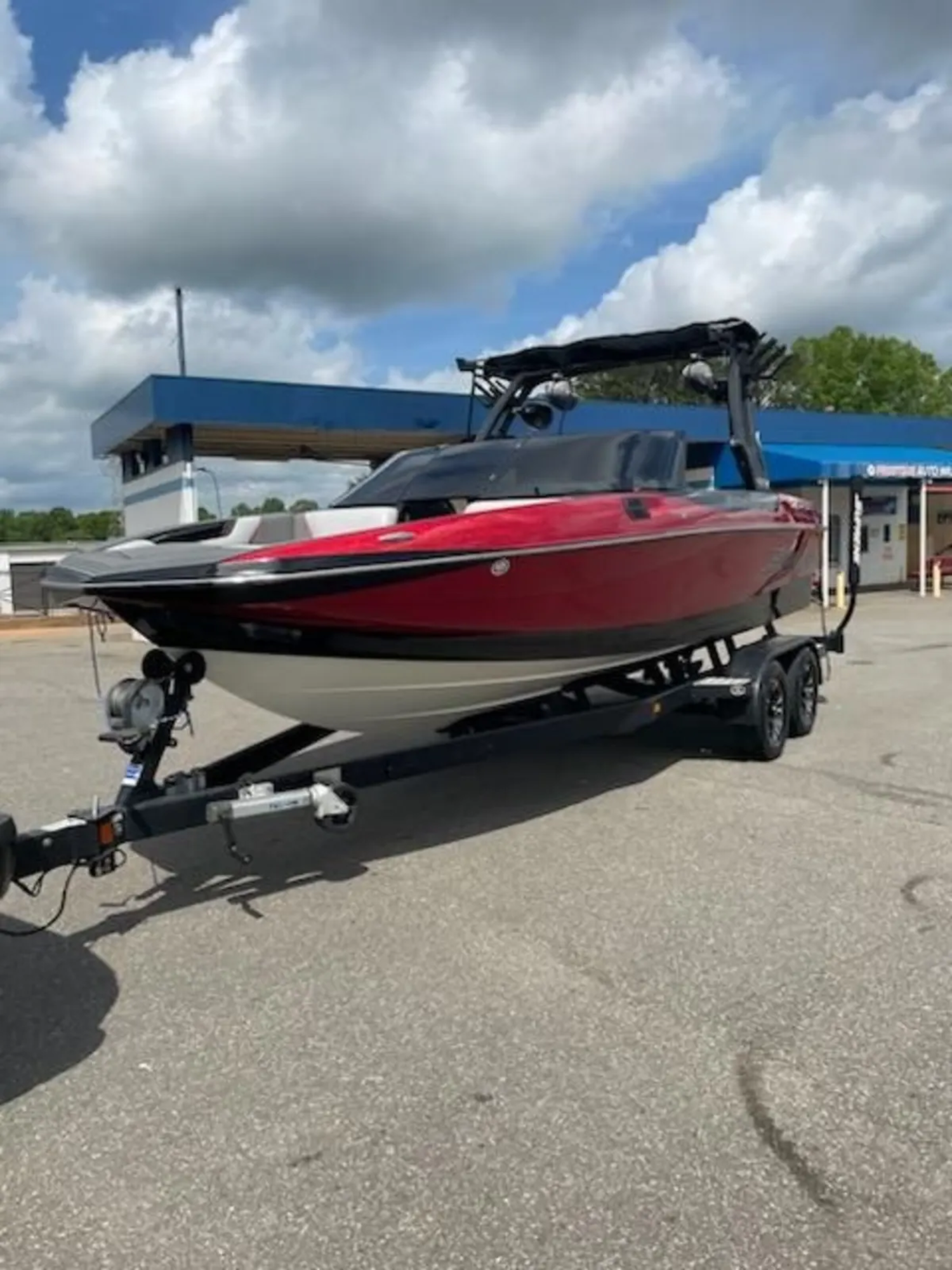 2018 SUPREME S211 