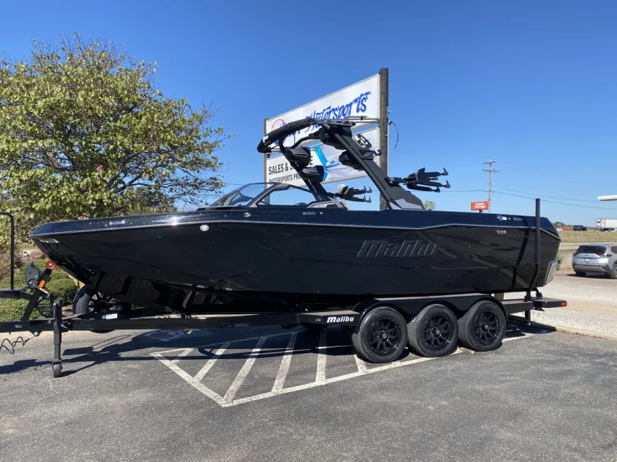 2027-malibu-wakesetter-25-lsv-147340-image1.webp