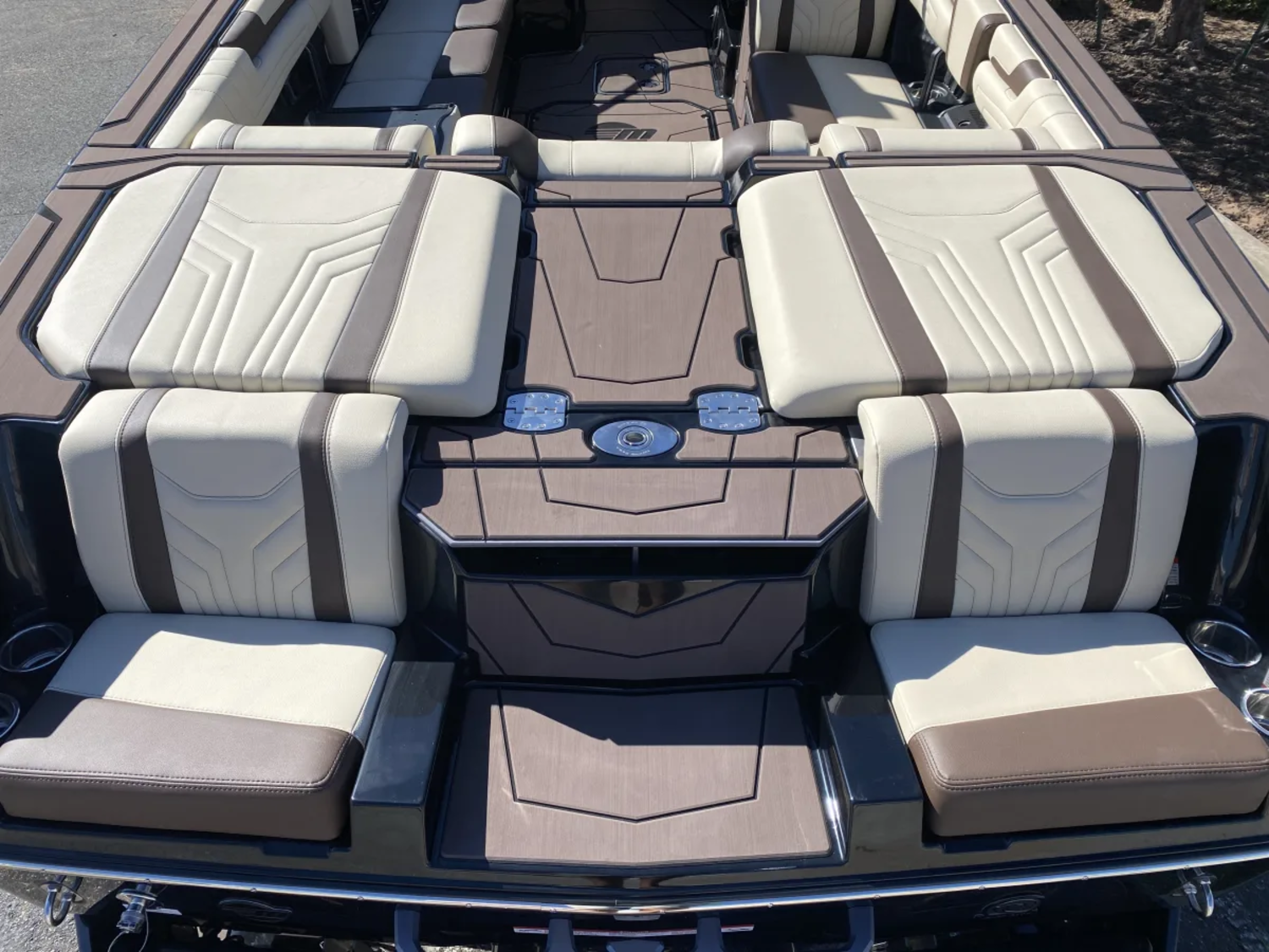 2027 Malibu Wakesetter 25 LSV