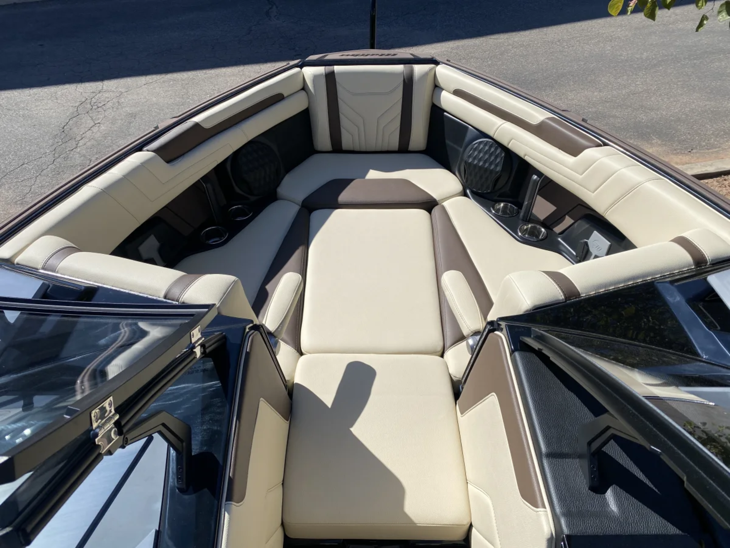 2027 Malibu Wakesetter 25 LSV