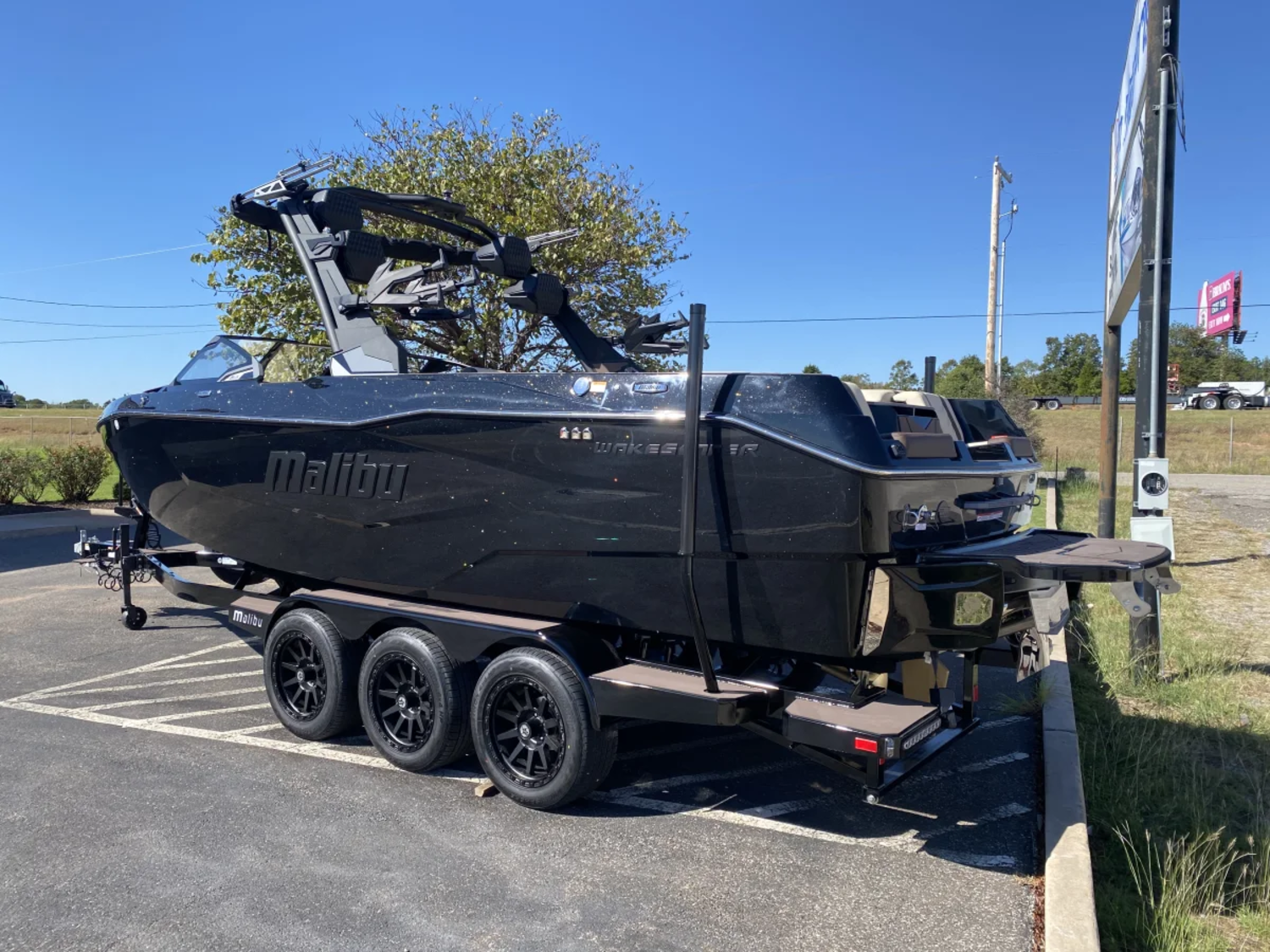 2027 Malibu Wakesetter 25 LSV