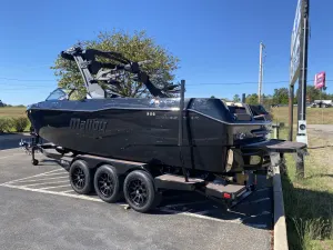 2027-malibu-wakesetter-25-lsv-147340-image2.webp