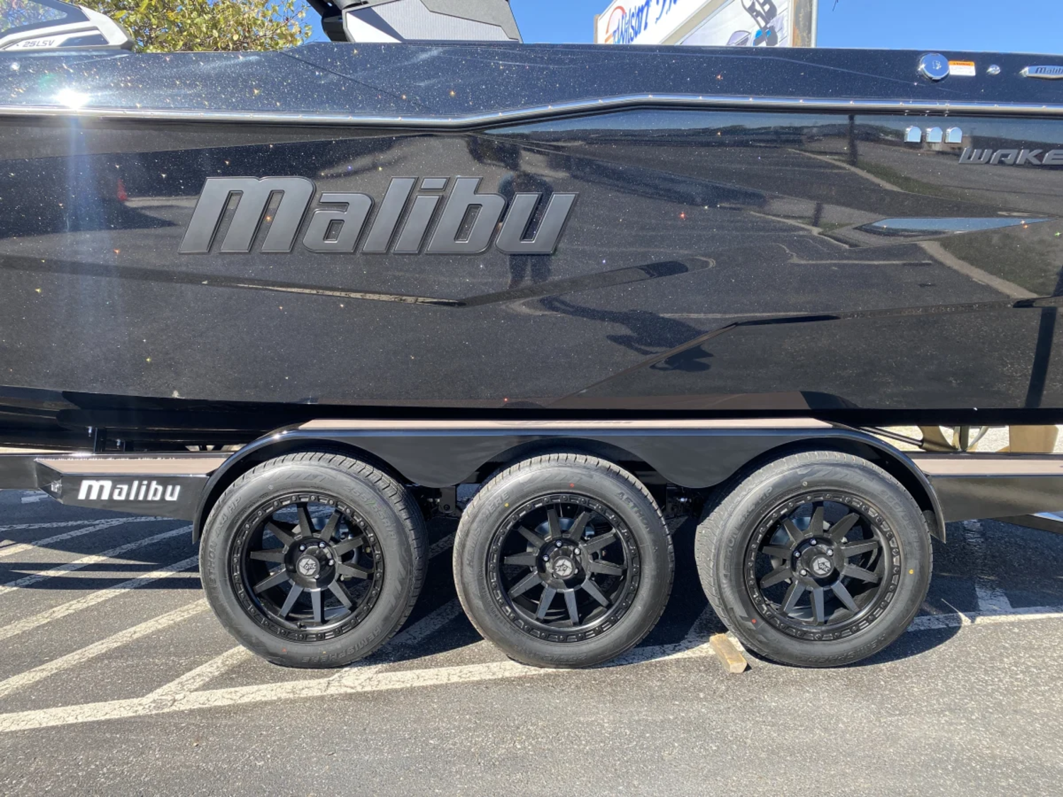 2027 Malibu Wakesetter 25 LSV