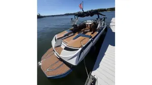 2017-nautique-g23-147341-image14.webp