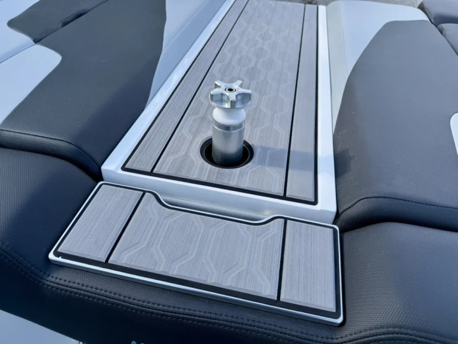2023-mastercraft-xt22-147343-image15.webp