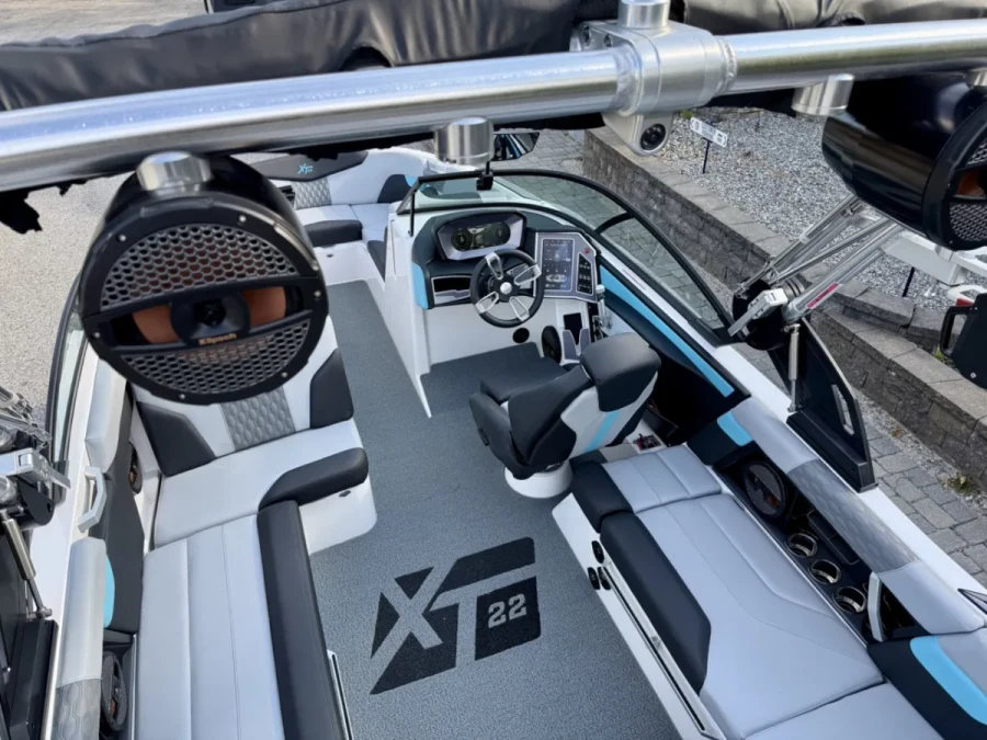 2023-mastercraft-xt22-147343-image16.webp