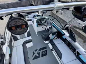 2023-mastercraft-xt22-147343-image16.webp