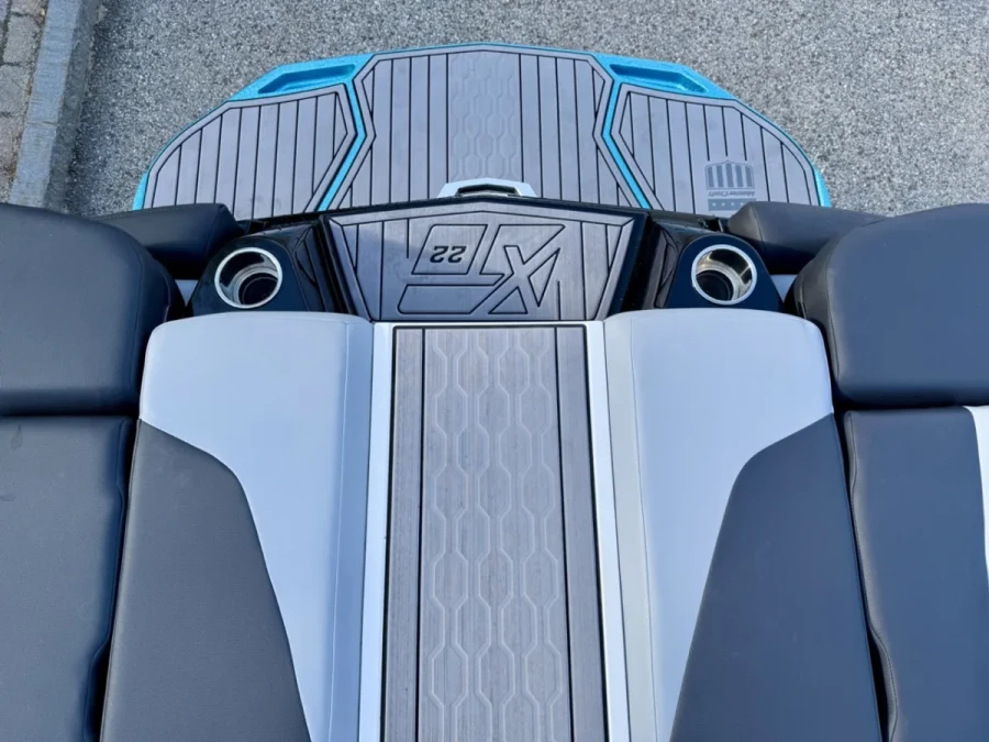 2023-mastercraft-xt22-147343-image17.webp