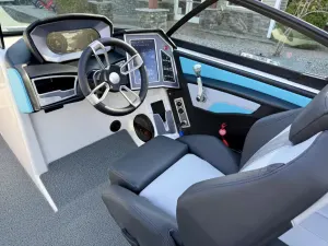 2023-mastercraft-xt22-147343-image5.webp