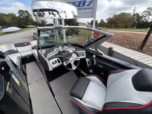2016-mastercraft-x26-147355-image13.webp