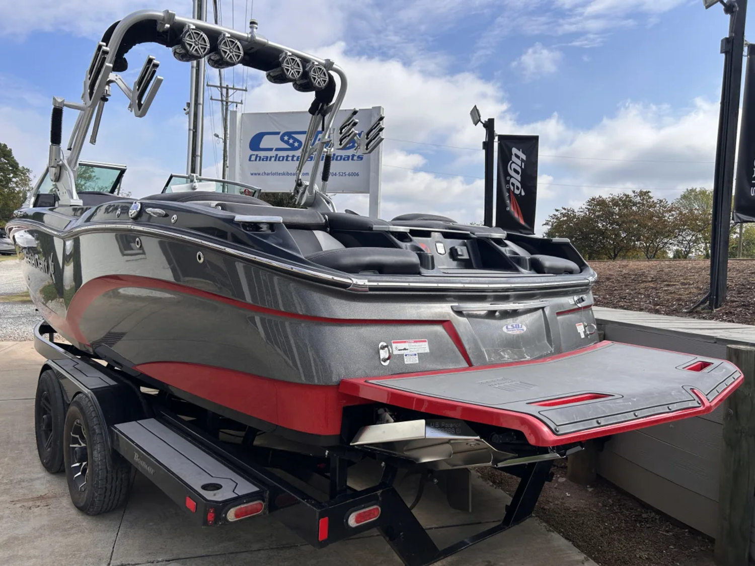 Surf Yacht!