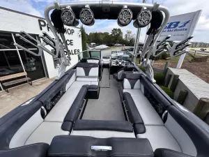 2016-mastercraft-x26-147355-image6.webp