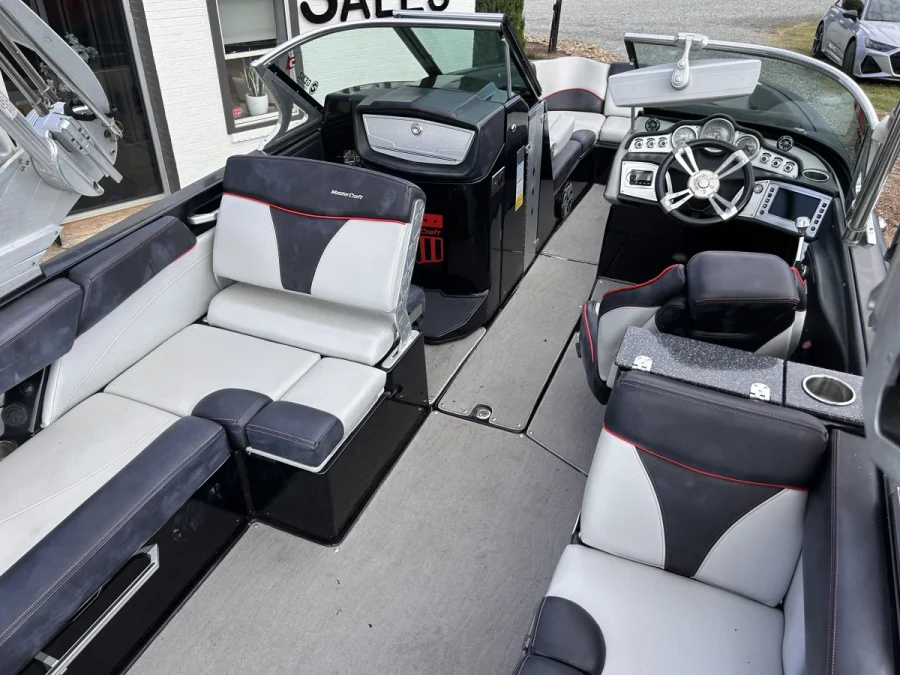 2016-mastercraft-x26-147355-image8.webp
