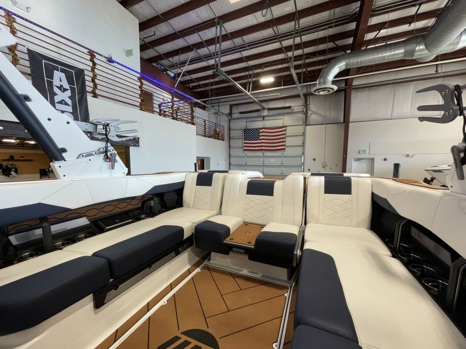 2025 Malibu Boats 23 LSV