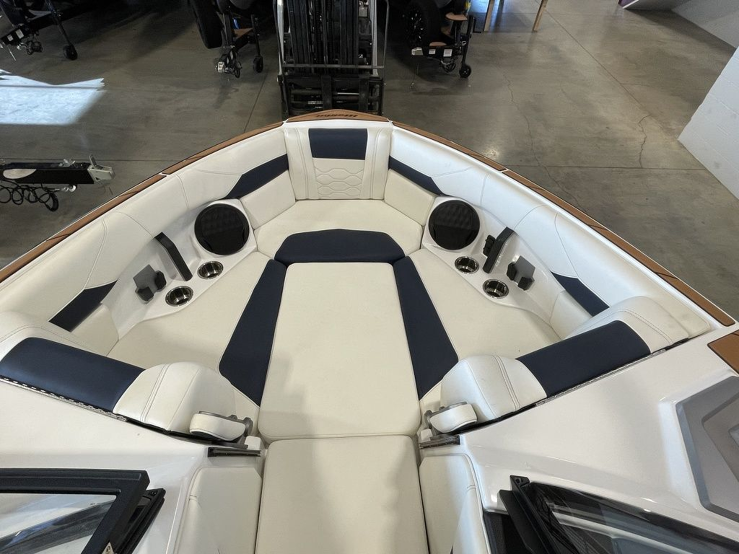 2025 Malibu Boats 23 LSV