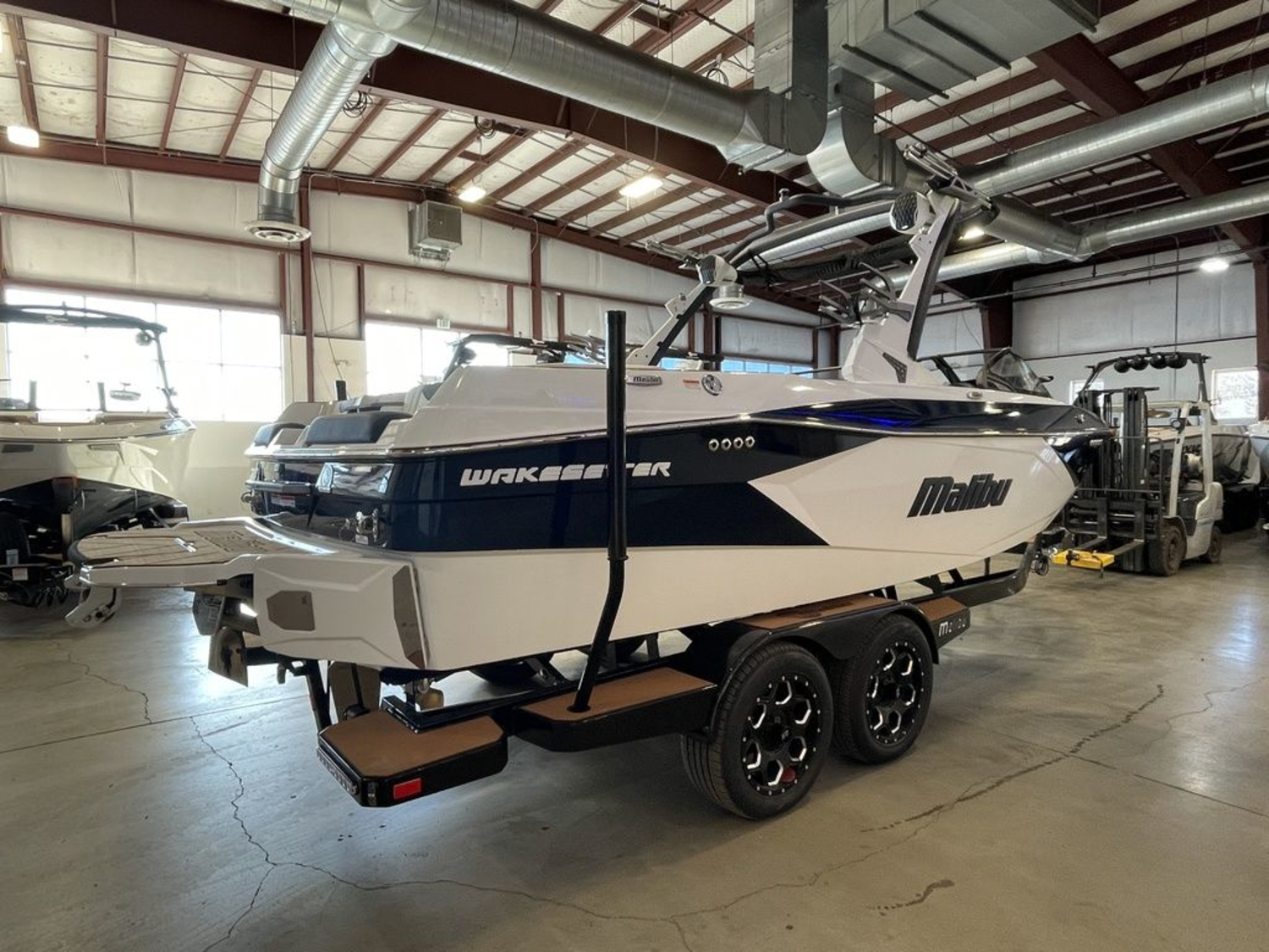 2025 Malibu Boats 23 LSV