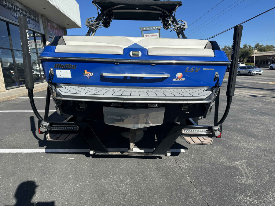 2017 Malibu Boats Wakesetter 23 LSV for sale in , 