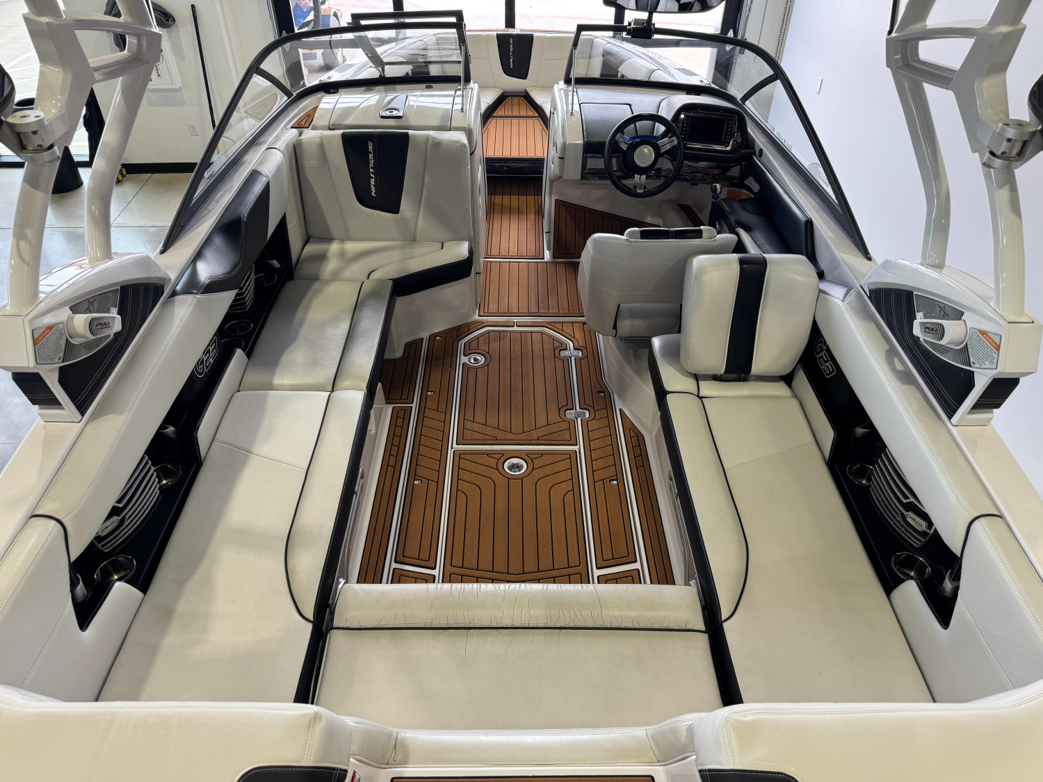 2015 Nautique Super Air Nautique G23