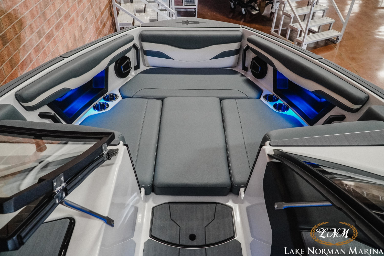 2026 Axis T235