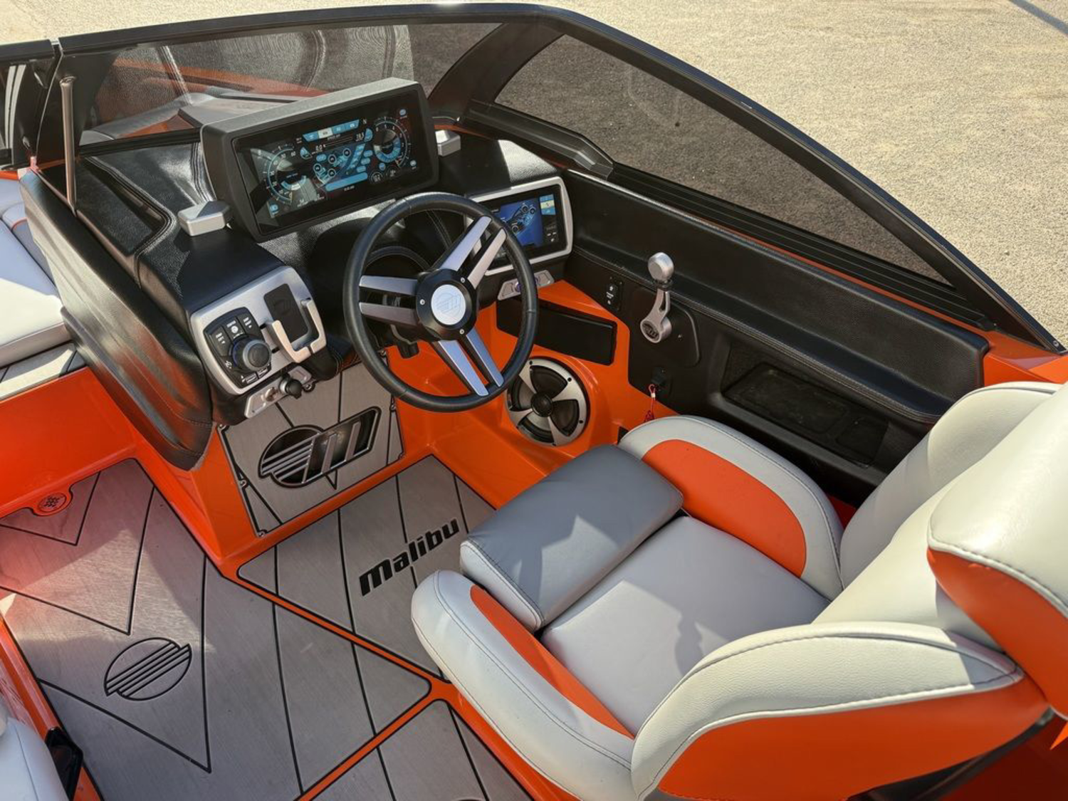 2019 Malibu Boats 25 LSV