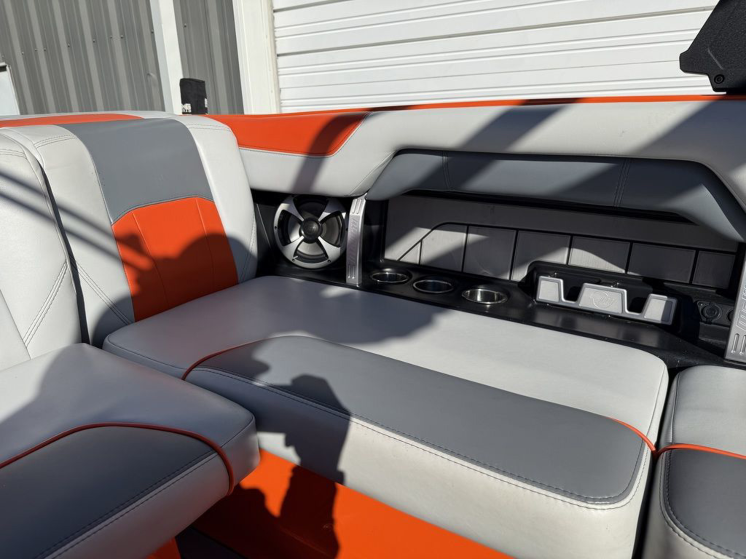 2019 Malibu Boats 25 LSV