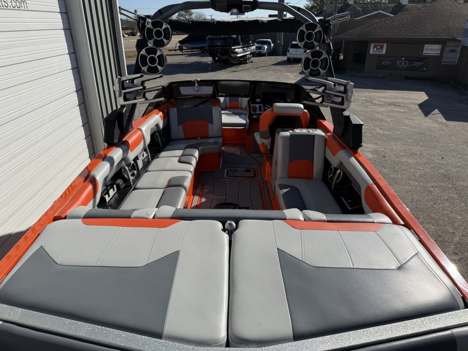 2019 Malibu Boats 25 LSV
