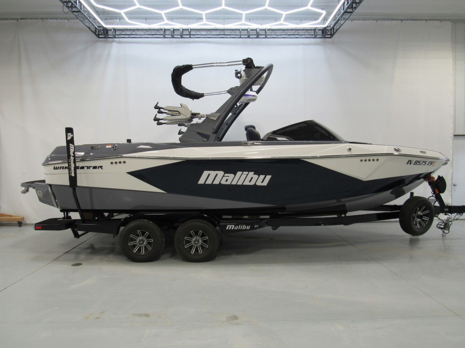 2025 Malibu Boats 23 LSV