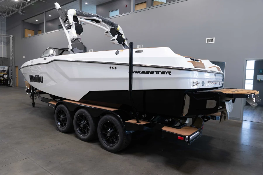 2026-malibu-wakesetter-24-mxz-123219-image3