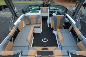 2026-mastercraft-xt22-123300-image8