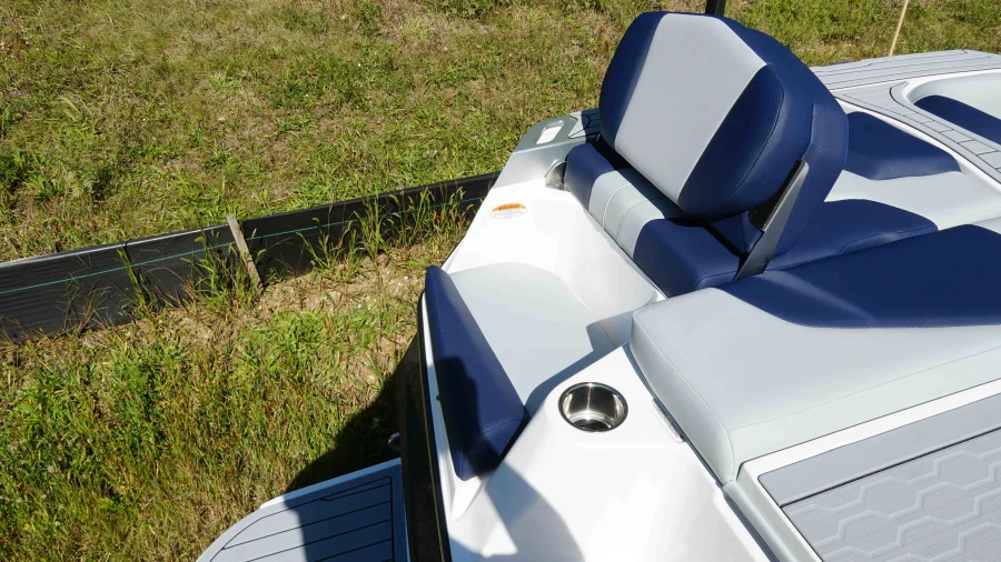 2026-mastercraft-xt23-123303-image30