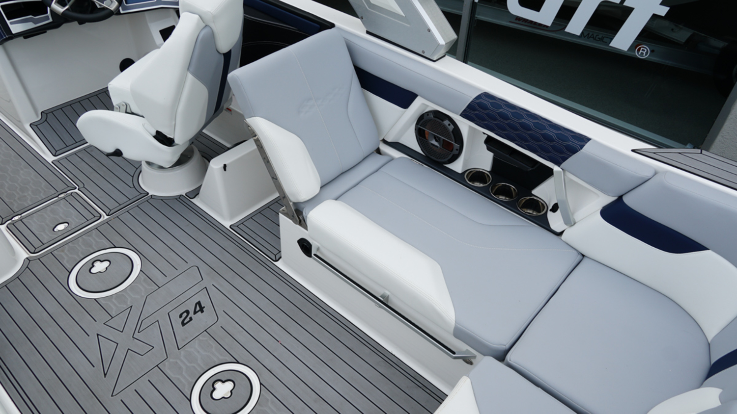 2022 MasterCraft XT24
