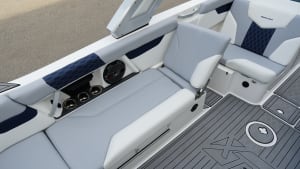2022-mastercraft-xt24-123305-image16