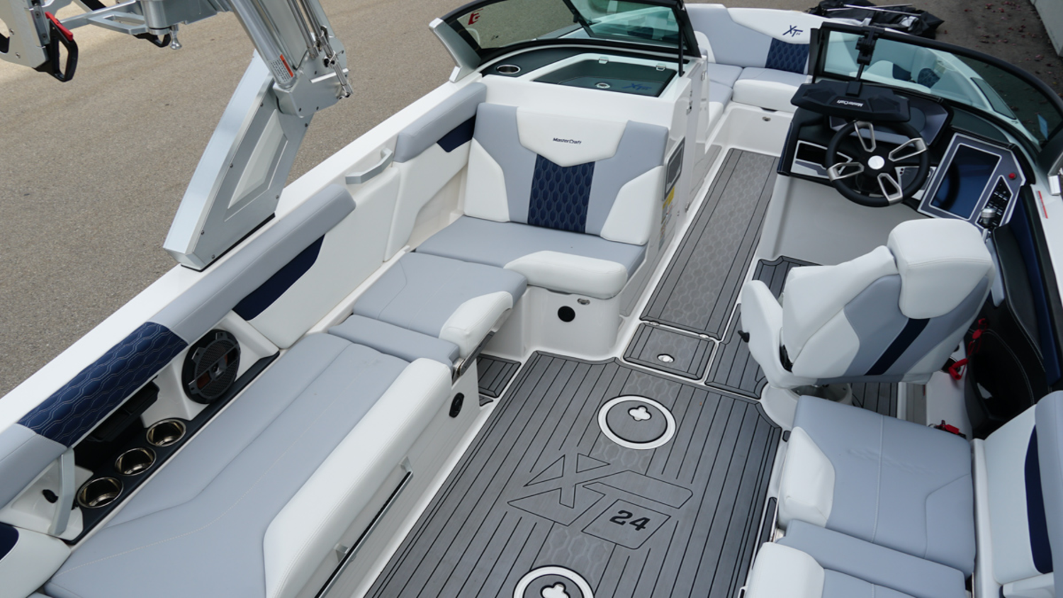 2022 MasterCraft XT24