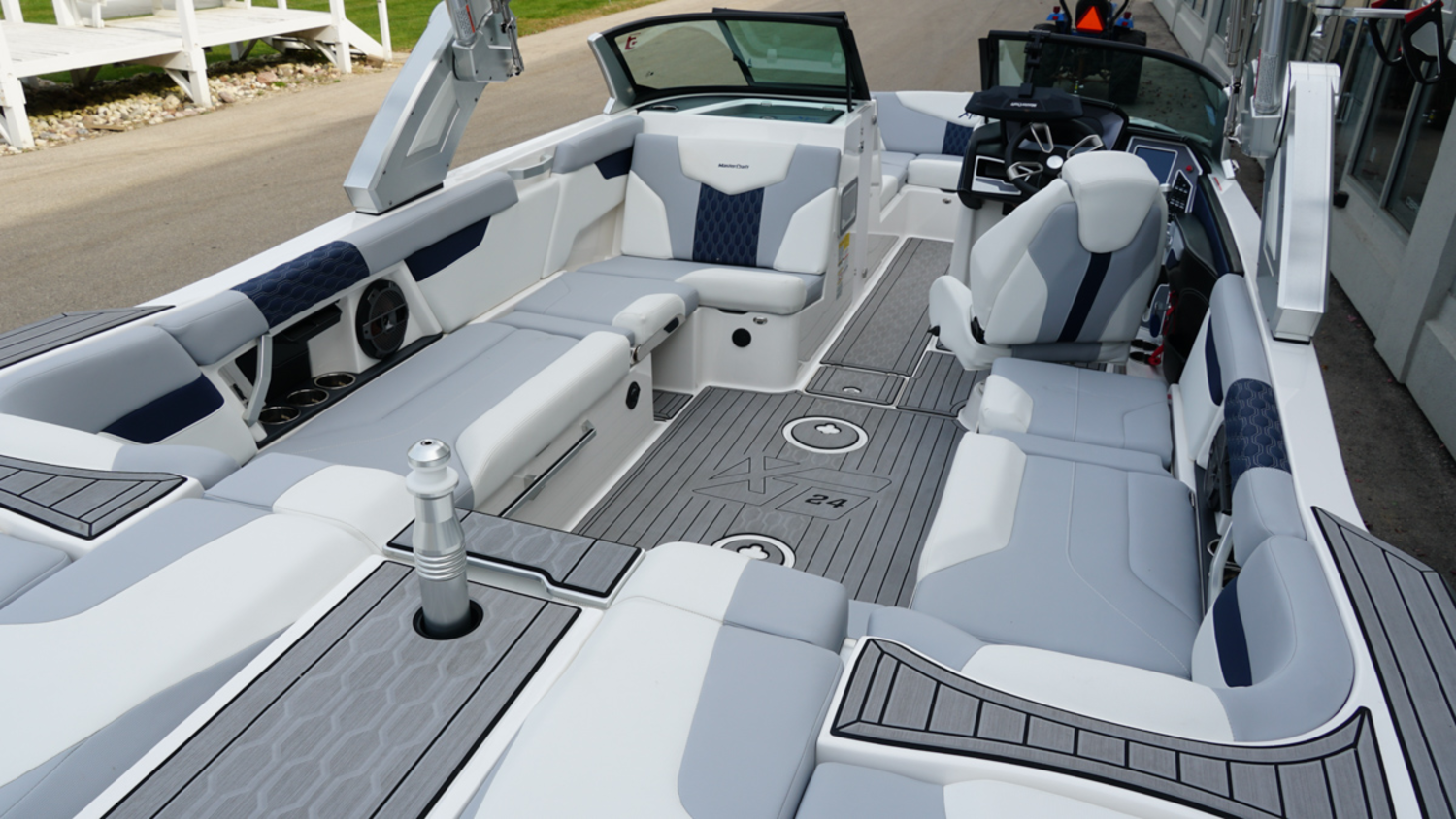 2022 MasterCraft XT24